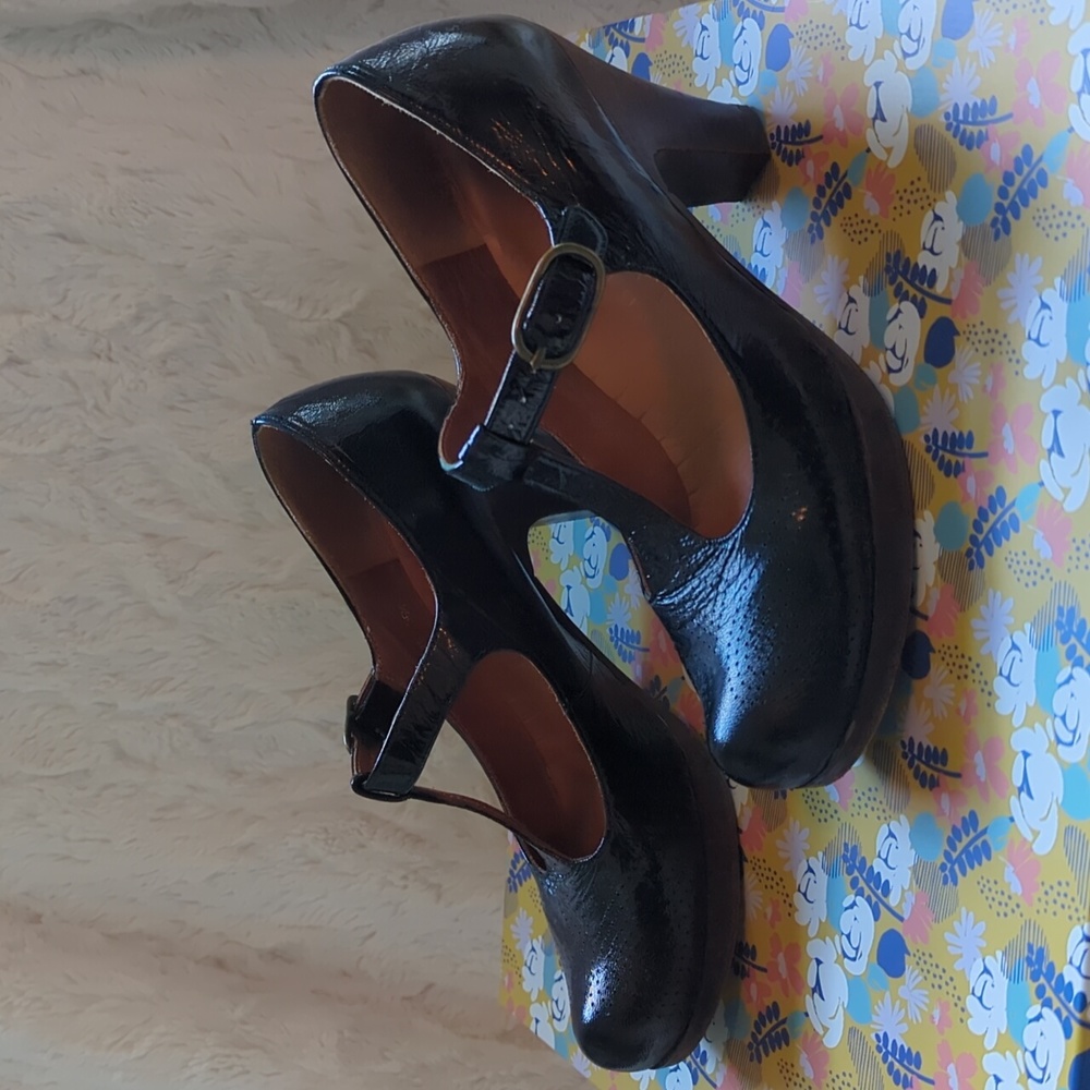 Chie Mihara Black T-strap Pumps